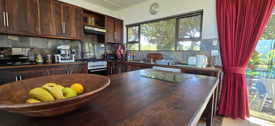4 Bedroom Property for Sale in Marshstrand Eastern Cape